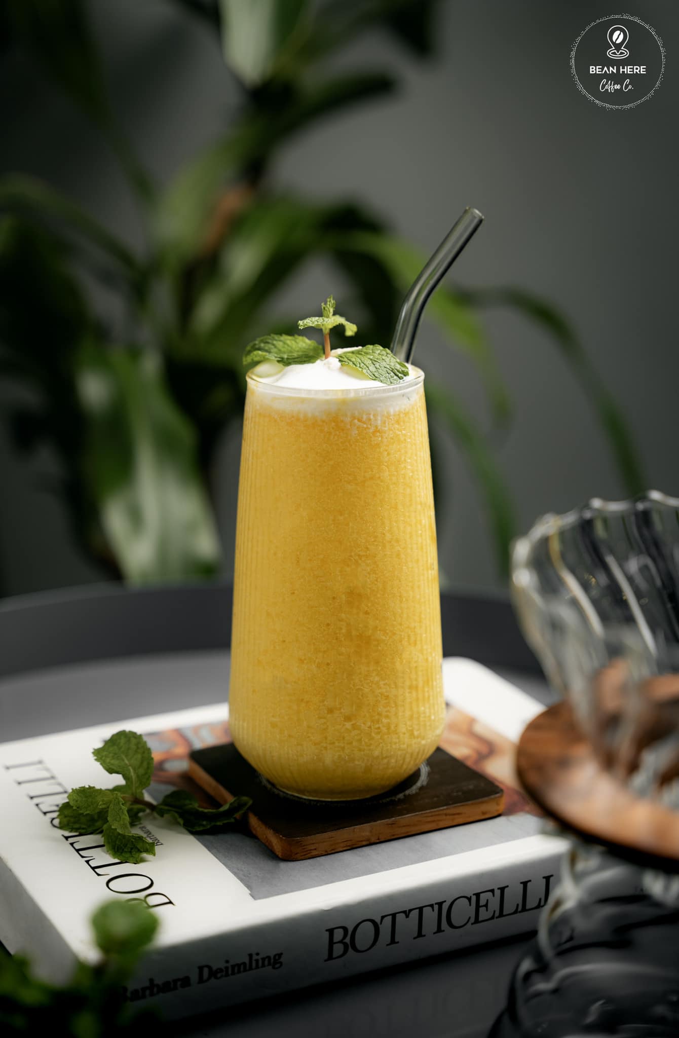 Bean Here A sweet blend of coffee, desserts and dessert coffee MYANMORE